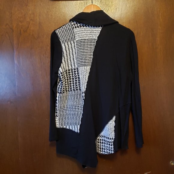 Asymmetrical hem cowl neck top - Picture 6 of 6